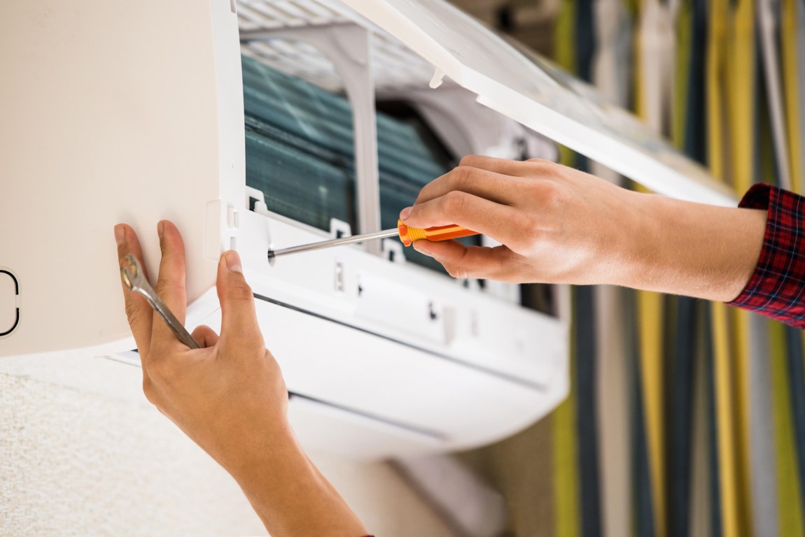 Mantenimiento profesional de aire acondicionado Electrolux en Vicálvaro para prolongar la vida útil del equipo.